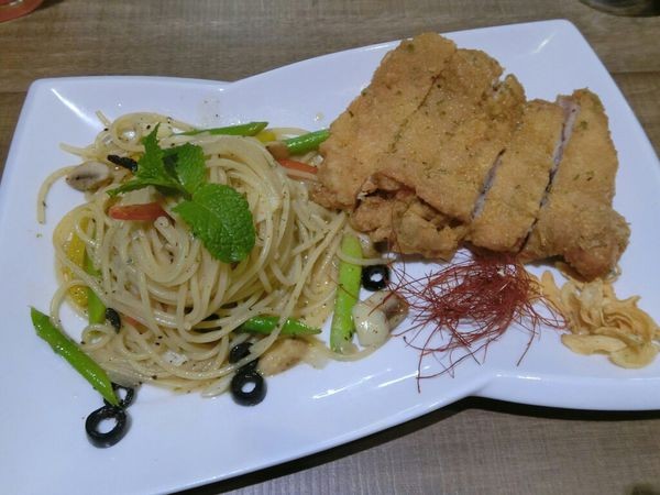 (竹北美食)Freedom餐酒館交通方便好停車,悠閒享受美食之夜~