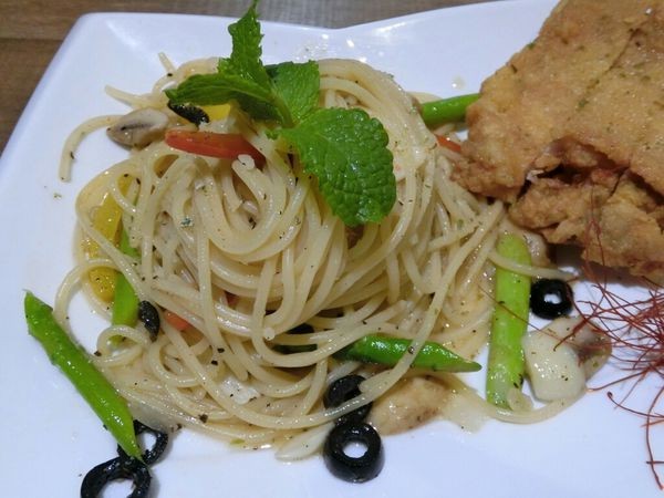 (竹北美食)Freedom餐酒館交通方便好停車,悠閒享受美食之夜~