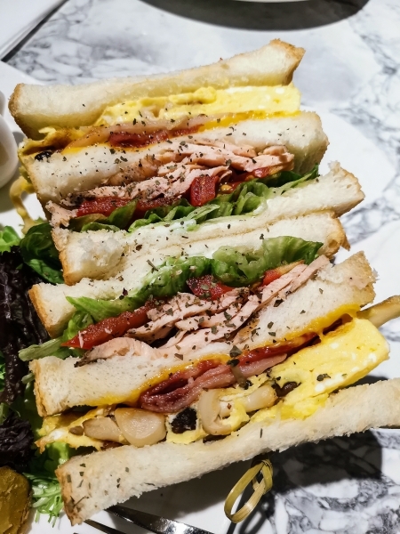 跳躍的宅男 - 無框咖啡Nobox cafe-永和不限時咖啡廳 有插座WIFI  空間寬敞舒服安靜