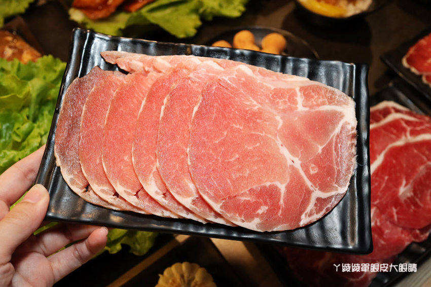 新竹燒烤吃到飽！愛烤愛對囉新竹店，新竹大遠百附近超狂海陸吃到飽！壽星生日優惠