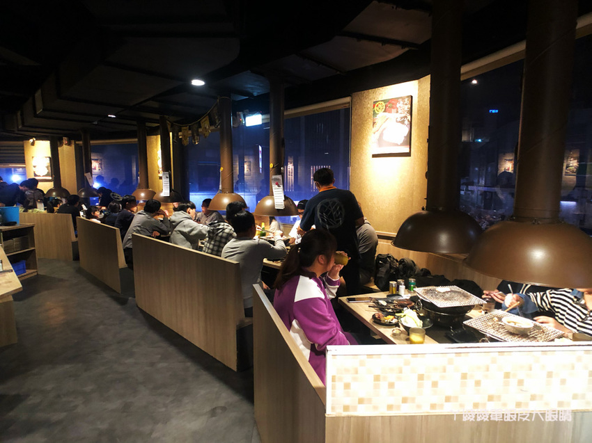 新竹燒烤吃到飽！愛烤愛對囉新竹店，新竹大遠百附近超狂海陸吃到飽！壽星生日優惠
