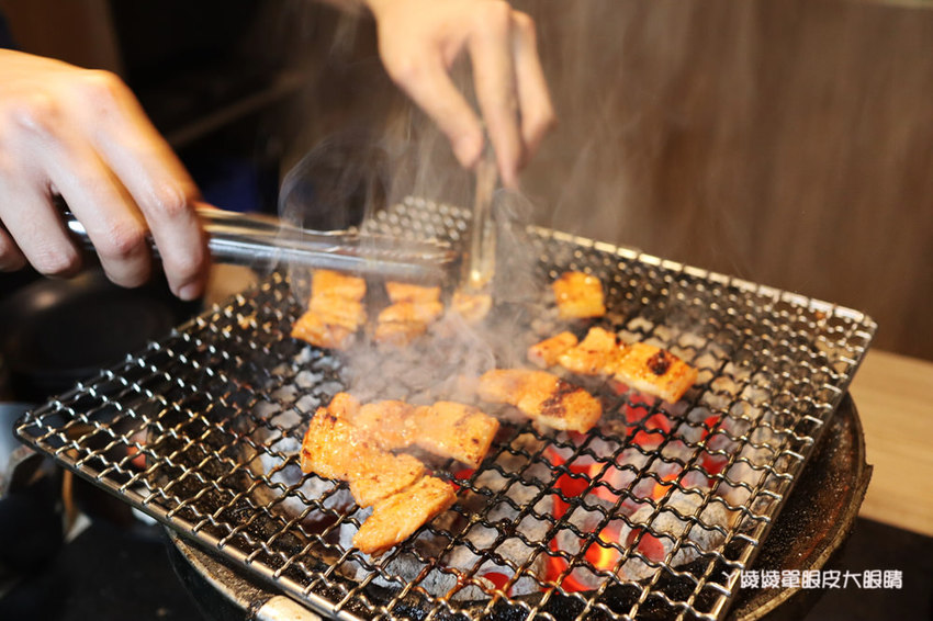 新竹燒烤吃到飽！愛烤愛對囉新竹店，新竹大遠百附近超狂海陸吃到飽！壽星生日優惠