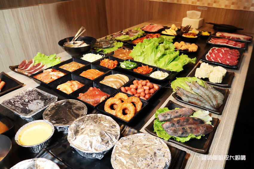 新竹燒烤吃到飽！愛烤愛對囉新竹店，新竹大遠百附近超狂海陸吃到飽！壽星生日優惠