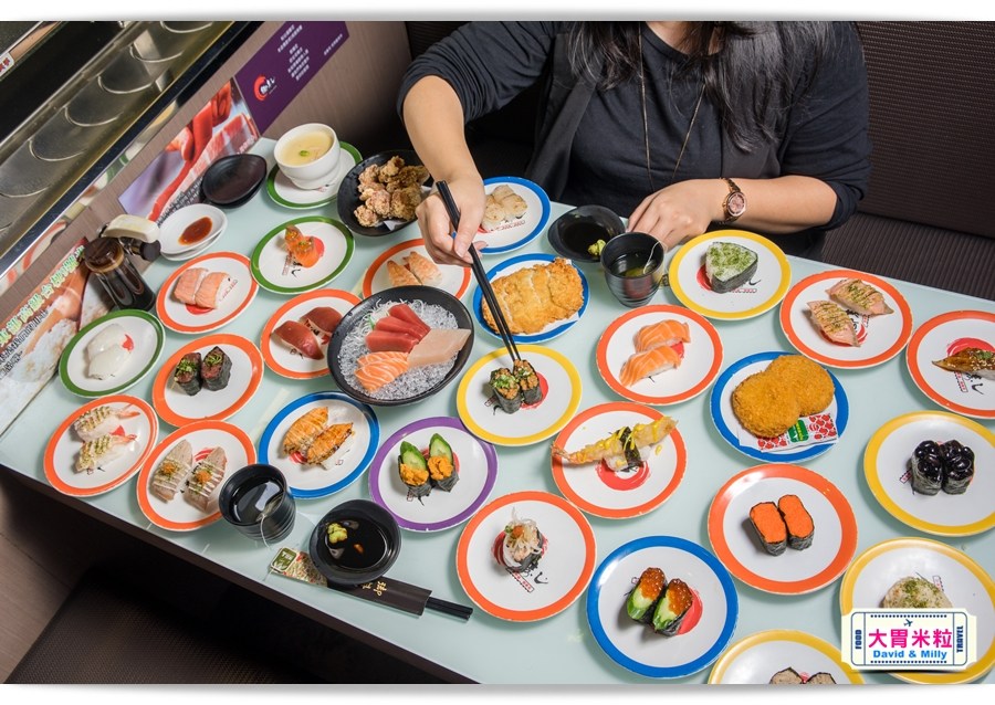 新幹線列車,現點現做直達桌邊,高雄左營,御壽司,迴轉壽司每盤30元起,享受握壽司.丼飯.壽喜燒,天婦羅,這裡通通有 - 大胃米粒 DAVID & MILLY