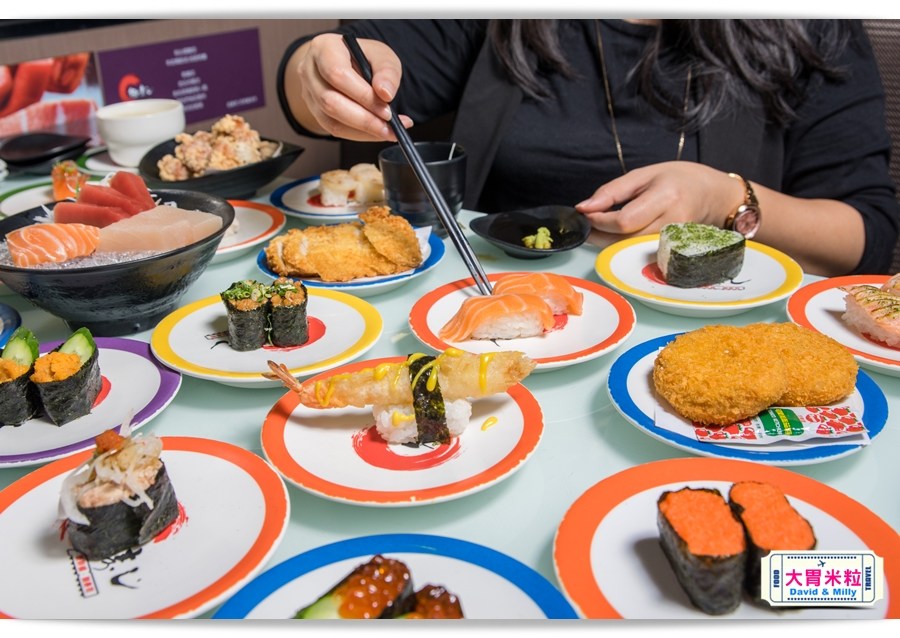 新幹線列車,現點現做直達桌邊,高雄左營,御壽司,迴轉壽司每盤30元起,享受握壽司.丼飯.壽喜燒,天婦羅,這裡通通有 - 大胃米粒 DAVID & MILLY