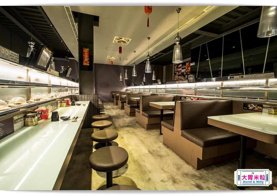 新幹線列車,現點現做直達桌邊,高雄左營,御壽司,迴轉壽司每盤30元起,享受握壽司.丼飯.壽喜燒,天婦羅,這裡通通有 - 大胃米粒 DAVID & MILLY