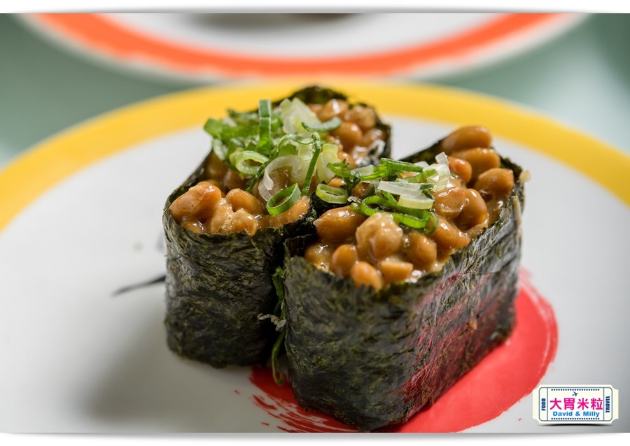 新幹線列車,現點現做直達桌邊,高雄左營,御壽司,迴轉壽司每盤30元起,享受握壽司.丼飯.壽喜燒,天婦羅,這裡通通有 - 大胃米粒 DAVID & MILLY