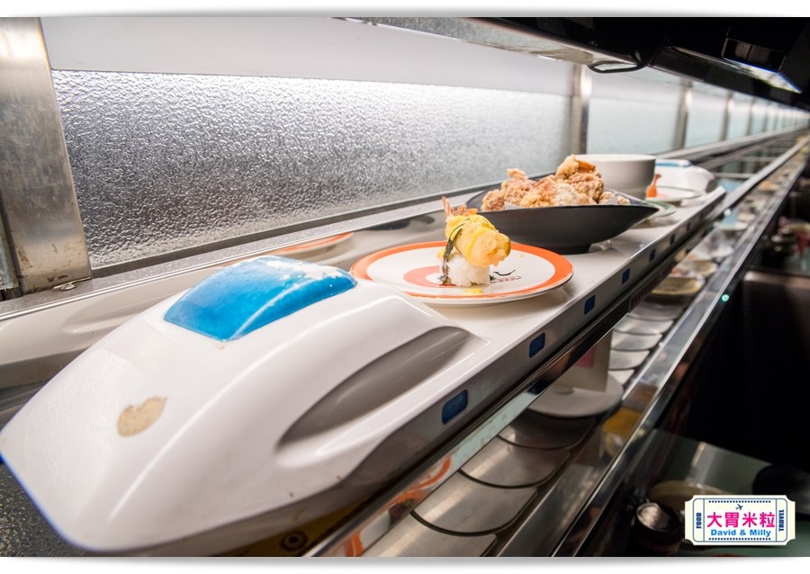 新幹線列車,現點現做直達桌邊,高雄左營,御壽司,迴轉壽司每盤30元起,享受握壽司.丼飯.壽喜燒,天婦羅,這裡通通有 - 大胃米粒 DAVID & MILLY