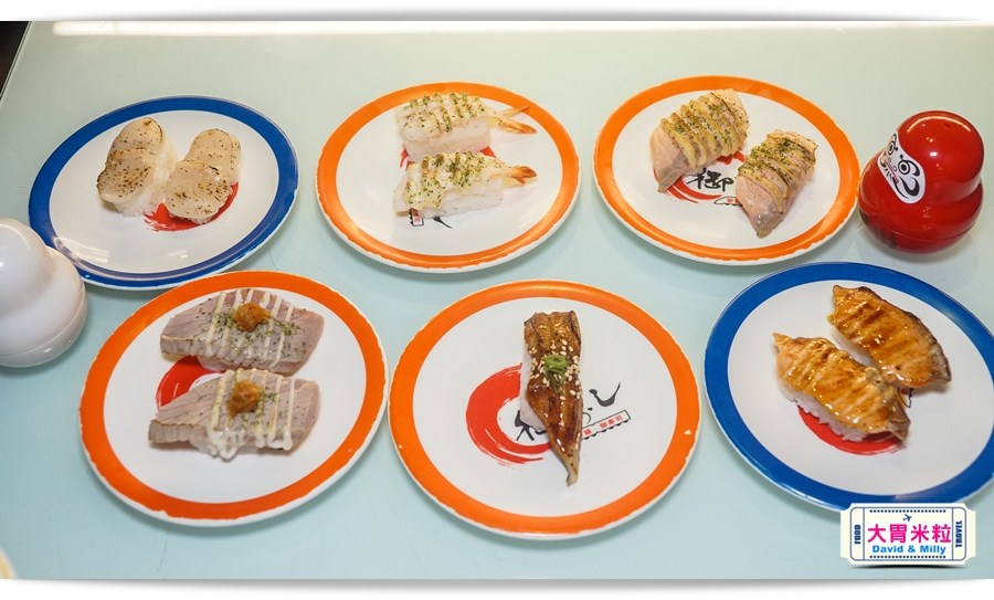 新幹線列車,現點現做直達桌邊,高雄左營,御壽司,迴轉壽司每盤30元起,享受握壽司.丼飯.壽喜燒,天婦羅,這裡通通有 - 大胃米粒 DAVID & MILLY