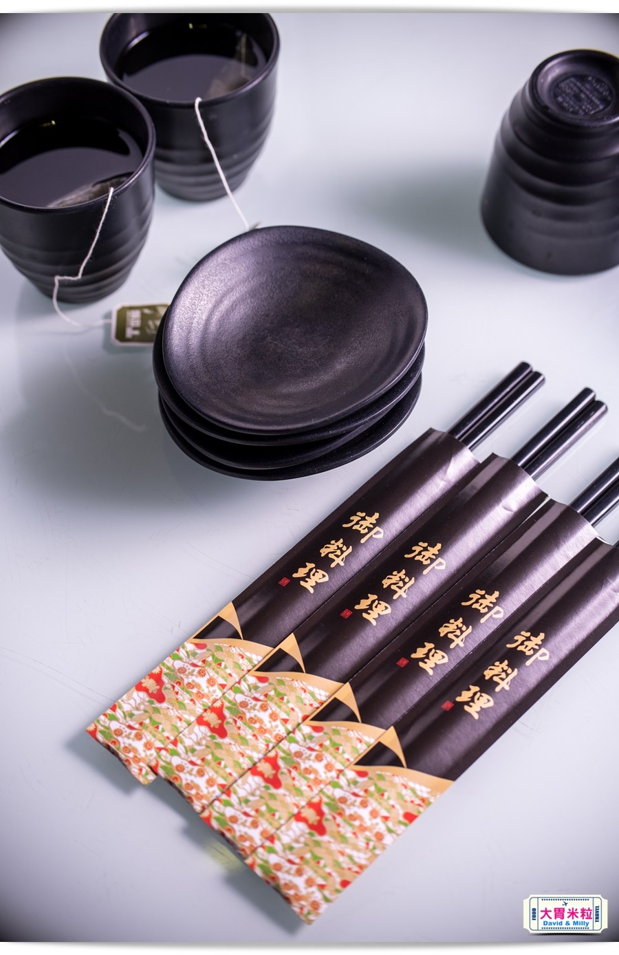 新幹線列車,現點現做直達桌邊,高雄左營,御壽司,迴轉壽司每盤30元起,享受握壽司.丼飯.壽喜燒,天婦羅,這裡通通有 - 大胃米粒 DAVID & MILLY