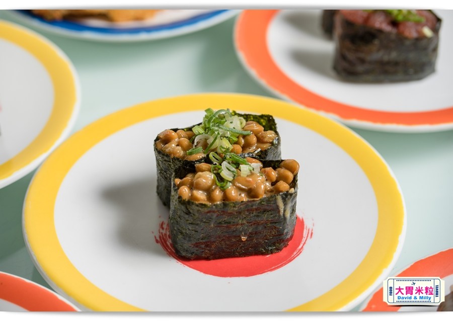 新幹線列車,現點現做直達桌邊,高雄左營,御壽司,迴轉壽司每盤30元起,享受握壽司.丼飯.壽喜燒,天婦羅,這裡通通有 - 大胃米粒 DAVID & MILLY