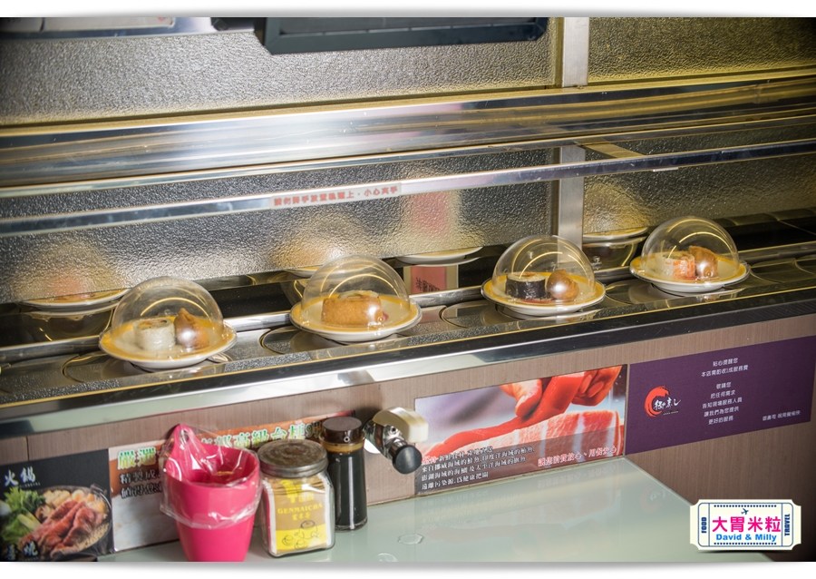 新幹線列車,現點現做直達桌邊,高雄左營,御壽司,迴轉壽司每盤30元起,享受握壽司.丼飯.壽喜燒,天婦羅,這裡通通有 - 大胃米粒 DAVID & MILLY