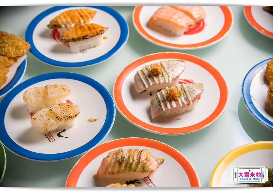 新幹線列車,現點現做直達桌邊,高雄左營,御壽司,迴轉壽司每盤30元起,享受握壽司.丼飯.壽喜燒,天婦羅,這裡通通有 - 大胃米粒 DAVID & MILLY