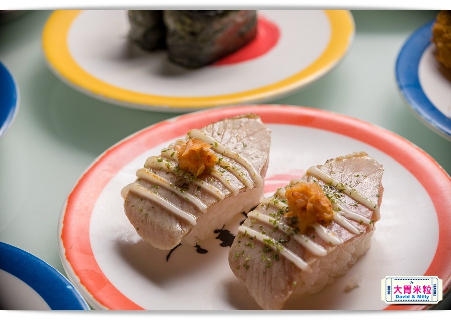 新幹線列車,現點現做直達桌邊,高雄左營,御壽司,迴轉壽司每盤30元起,享受握壽司.丼飯.壽喜燒,天婦羅,這裡通通有 - 大胃米粒 DAVID & MILLY