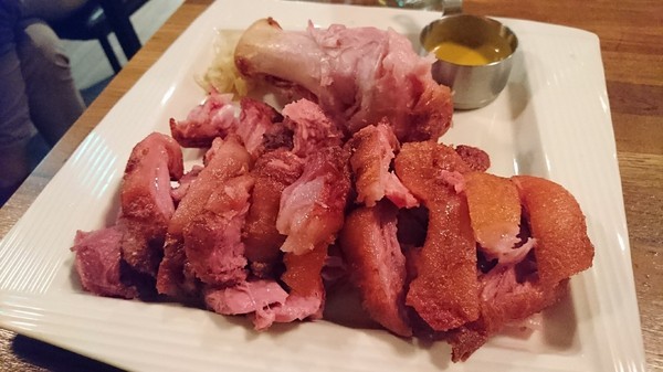 Lion 義式餐酒館-浮誇系調酒：《愛評體驗券》高雄~Lion 義式餐酒館 超浮誇系調酒~視覺味覺最佳饗宴~IG拍照熱點~