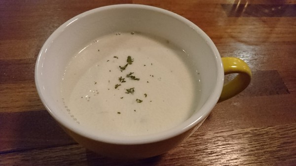 Lion 義式餐酒館-浮誇系調酒：《愛評體驗券》高雄~Lion 義式餐酒館 超浮誇系調酒~視覺味覺最佳饗宴~IG拍照熱點~