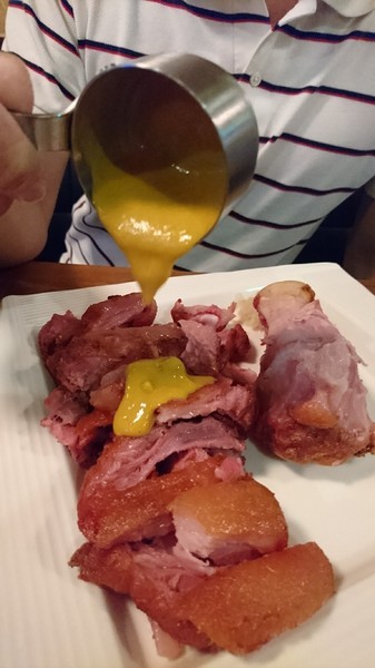 Lion 義式餐酒館-浮誇系調酒：《愛評體驗券》高雄~Lion 義式餐酒館 超浮誇系調酒~視覺味覺最佳饗宴~IG拍照熱點~