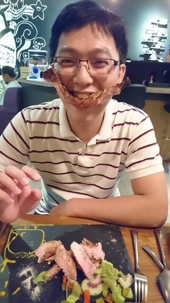 Lion 義式餐酒館-浮誇系調酒：《愛評體驗券》高雄~Lion 義式餐酒館 超浮誇系調酒~視覺味覺最佳饗宴~IG拍照熱點~