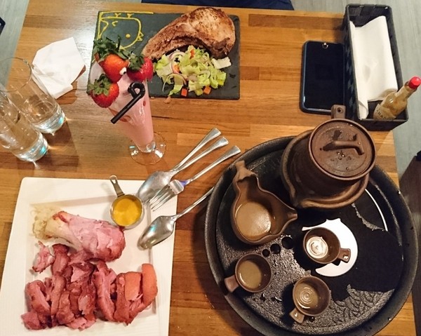 Lion 義式餐酒館-浮誇系調酒：《愛評體驗券》高雄~Lion 義式餐酒館 超浮誇系調酒~視覺味覺最佳饗宴~IG拍照熱點~