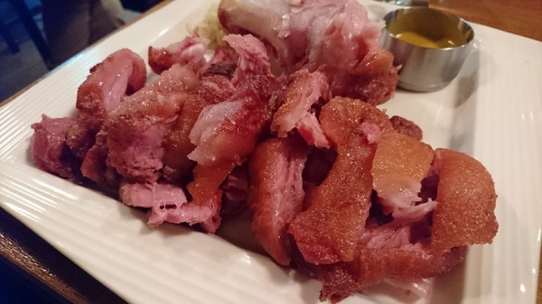 Lion 義式餐酒館-浮誇系調酒：《愛評體驗券》高雄~Lion 義式餐酒館 超浮誇系調酒~視覺味覺最佳饗宴~IG拍照熱點~