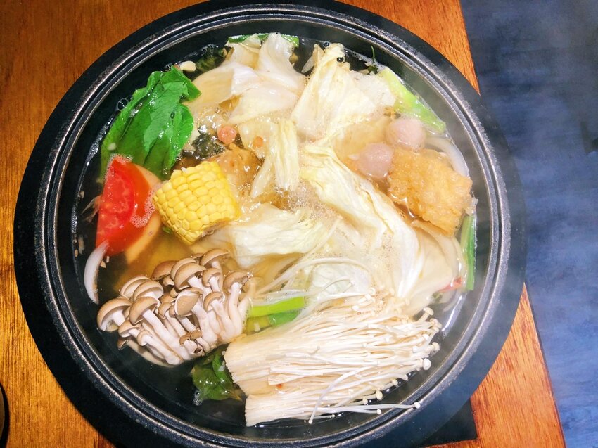 官也溫菜石頭火鍋專賣｜士林捷運｜台北高CP值平價火鍋、新鮮蔬菜、肉品鮮美