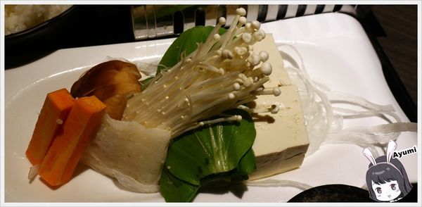 集客人間茶館-三多店：[食記]►高雄前鎮區◄集客人間茶館在高雄三多商圈展店囉!!!!24小時營業、隨時想吃鍋、烤肉、喝茶、茶點都ＯＫ，捷運三多商圈4號出口步行1分鐘~