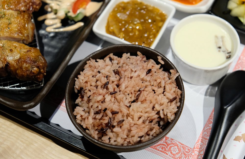 [台南]仁德 搽居安化黑茶文創餐廳 黑茶入菜清香爽口 近台南機場好停車