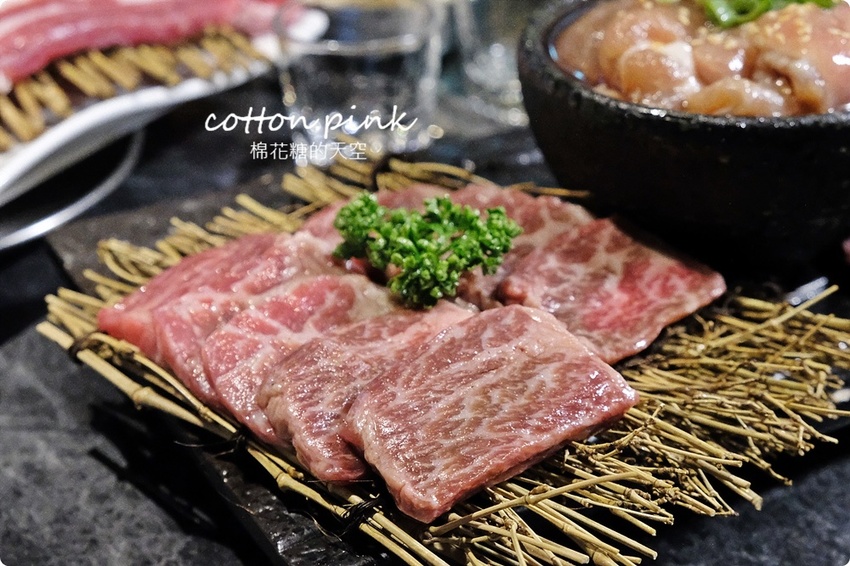 台中中科排隊燒肉店樓上也有好料韓式燒肉！拉拉廚房燒肉套餐搭配部隊鍋、石鍋拌飯超彭派！