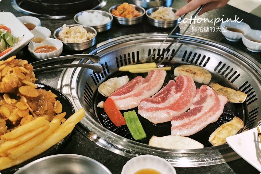 台中中科排隊燒肉店樓上也有好料韓式燒肉！拉拉廚房燒肉套餐搭配部隊鍋、石鍋拌飯超彭派！