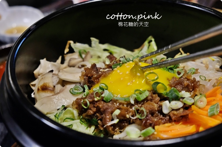 台中中科排隊燒肉店樓上也有好料韓式燒肉！拉拉廚房燒肉套餐搭配部隊鍋、石鍋拌飯超彭派！