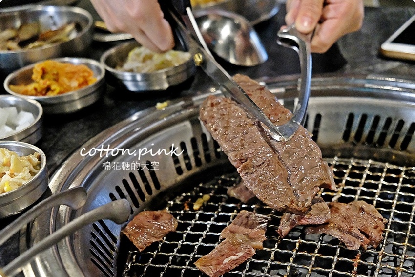 台中中科排隊燒肉店樓上也有好料韓式燒肉！拉拉廚房燒肉套餐搭配部隊鍋、石鍋拌飯超彭派！
