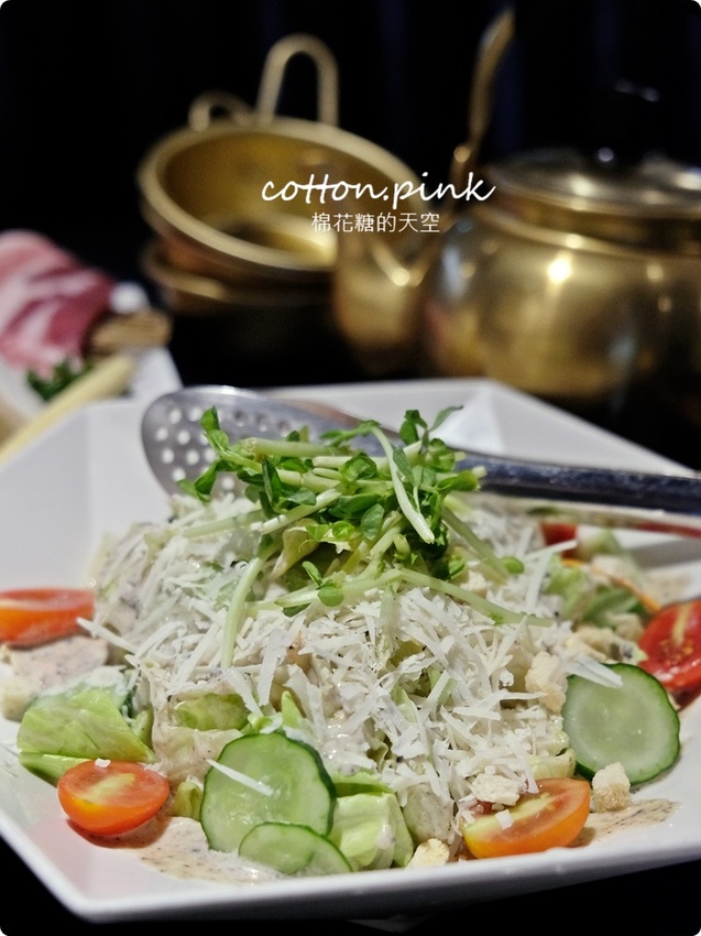 台中中科排隊燒肉店樓上也有好料韓式燒肉！拉拉廚房燒肉套餐搭配部隊鍋、石鍋拌飯超彭派！