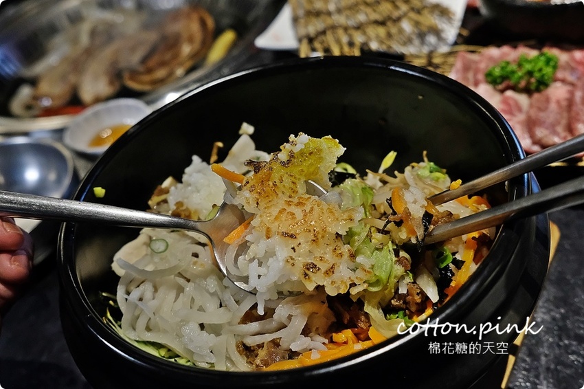 台中中科排隊燒肉店樓上也有好料韓式燒肉！拉拉廚房燒肉套餐搭配部隊鍋、石鍋拌飯超彭派！
