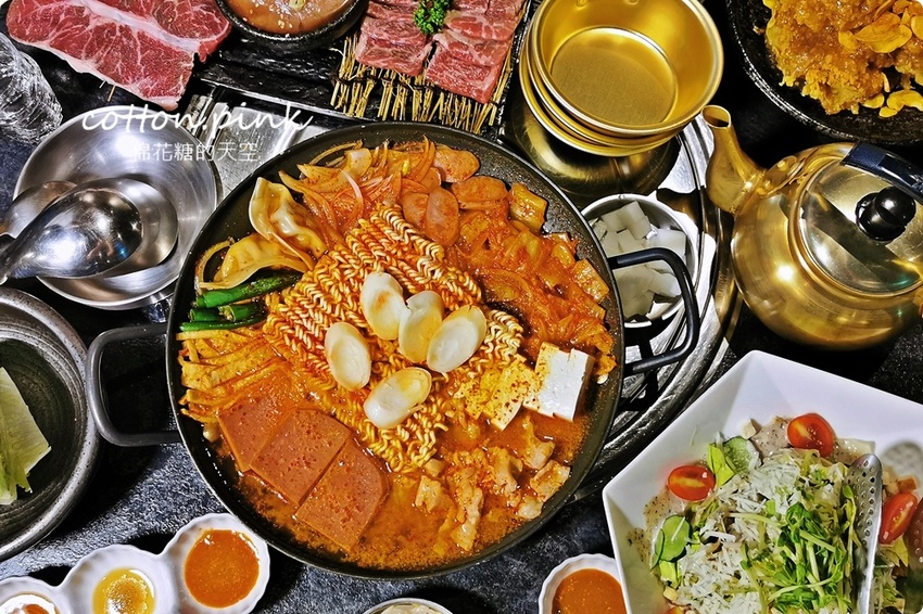 台中中科排隊燒肉店樓上也有好料韓式燒肉！拉拉廚房燒肉套餐搭配部隊鍋、石鍋拌飯超彭派！