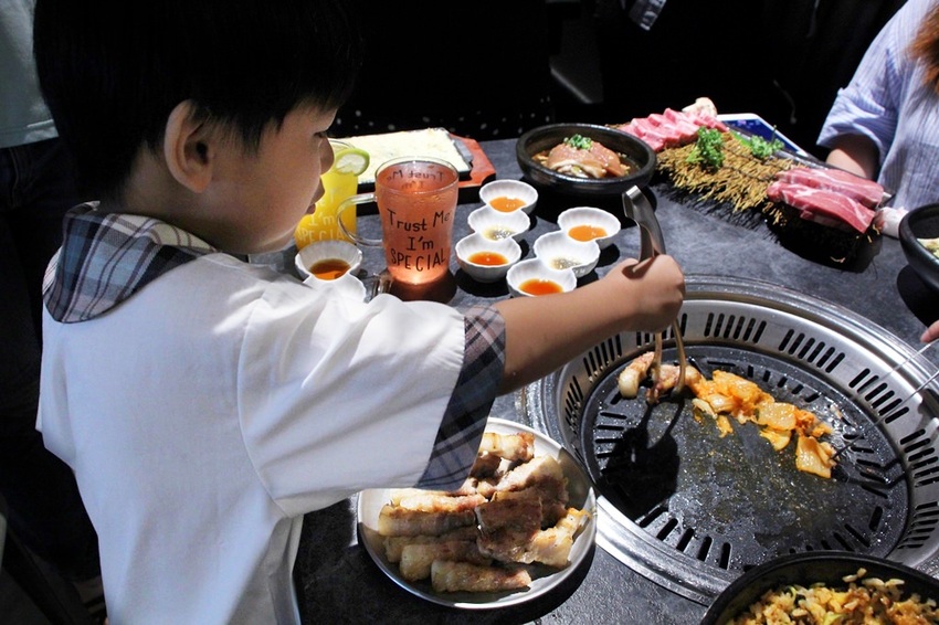 台中西屯，中科米平方美食，份量十足的韓式料理拉拉廚房。 - 微笑Joe幸運