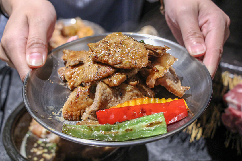 台中西屯，中科米平方美食，份量十足的韓式料理拉拉廚房。 - 微笑Joe幸運