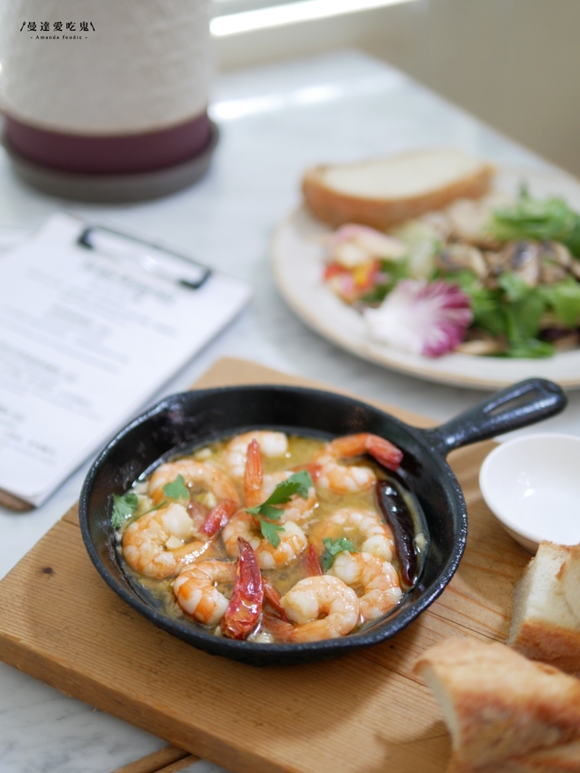 涮嘴到停不下來的迷人香蒜蝦!巷弄裡的私房老宅料理『小聚‧Stammtisch』不搭飛機也能品嘗到的異國好滋味!台南美食|台南中西區|台南好食券 - 曼達愛吃鬼