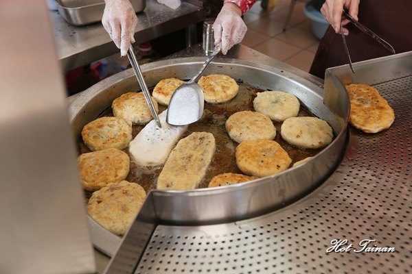 彭大姐（娟）煎包：【雲林美食】在地超過40年的煎包老店，嚐一口料滿味豐：彭大姐（娟）煎包