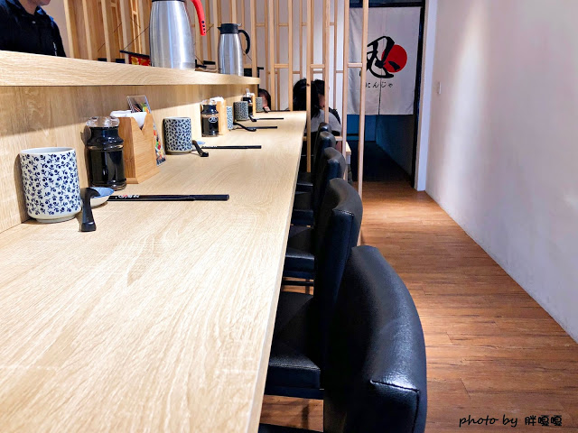 【台中 沙鹿】忍者壽司🍣🍤🍥海線巷弄美食，位在彩繪街旁，平價、好吃，尤其炙燒忍者鮭魚壽司，深得我心💓吃多完全不心痛，根本CP爆表，三五好友到這小聚也非常棒👍👍👍