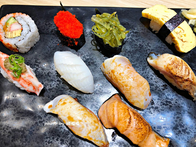 【台中 沙鹿】忍者壽司🍣🍤🍥海線巷弄美食，位在彩繪街旁，平價、好吃，尤其炙燒忍者鮭魚壽司，深得我心💓吃多完全不心痛，根本CP爆表，三五好友到這小聚也非常棒👍👍👍