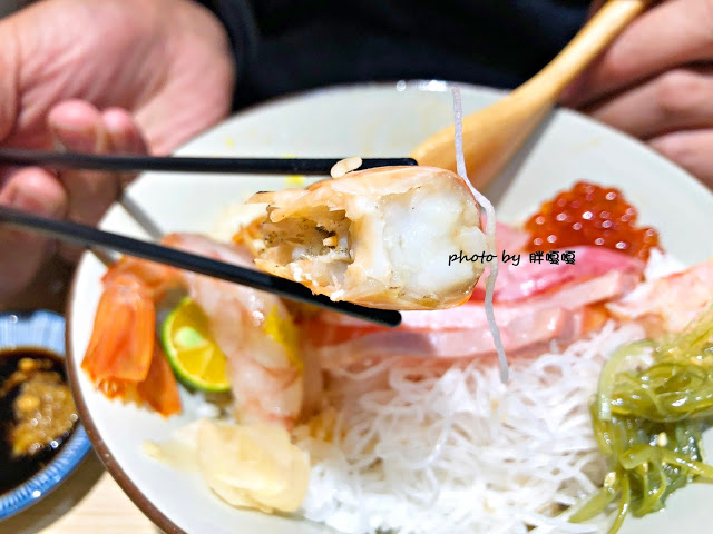 【台中 沙鹿】忍者壽司🍣🍤🍥海線巷弄美食，位在彩繪街旁，平價、好吃，尤其炙燒忍者鮭魚壽司，深得我心💓吃多完全不心痛，根本CP爆表，三五好友到這小聚也非常棒👍👍👍