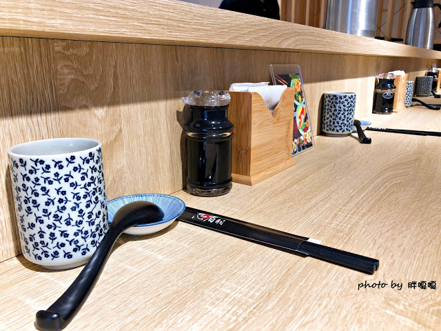 【台中 沙鹿】忍者壽司🍣🍤🍥海線巷弄美食，位在彩繪街旁，平價、好吃，尤其炙燒忍者鮭魚壽司，深得我心💓吃多完全不心痛，根本CP爆表，三五好友到這小聚也非常棒👍👍👍