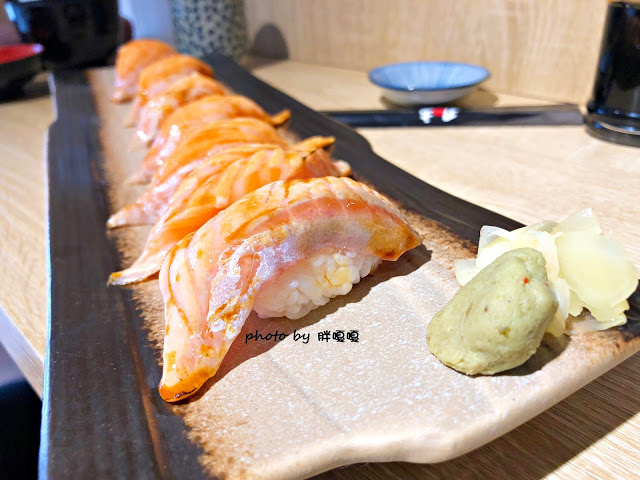 【台中 沙鹿】忍者壽司🍣🍤🍥海線巷弄美食，位在彩繪街旁，平價、好吃，尤其炙燒忍者鮭魚壽司，深得我心💓吃多完全不心痛，根本CP爆表，三五好友到這小聚也非常棒👍👍👍