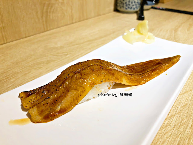 【台中 沙鹿】忍者壽司🍣🍤🍥海線巷弄美食，位在彩繪街旁，平價、好吃，尤其炙燒忍者鮭魚壽司，深得我心💓吃多完全不心痛，根本CP爆表，三五好友到這小聚也非常棒👍👍👍