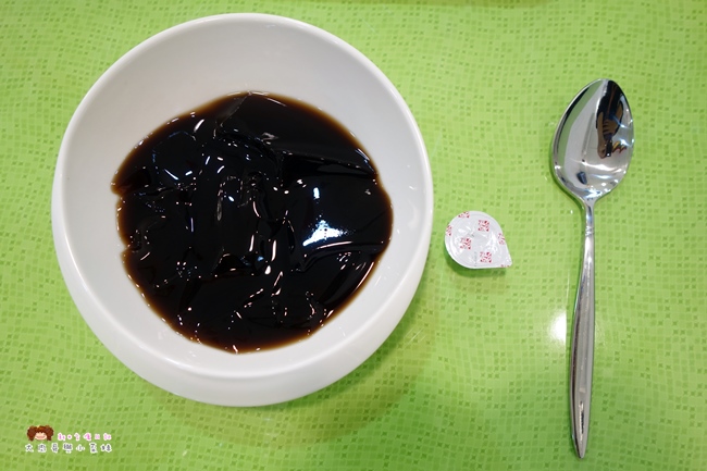 春一菀 中原大學 冰店 仙草 (18).JPG