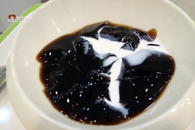 春一菀 中原大學 冰店 仙草 (23).JPG