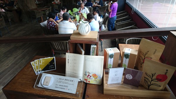 左創食不二:高雄~左創‧ 食不二~樹屋佈置堪稱一絕~舒適的用餐環境與濃濃文青氣息~優質的蔬食餐廳~ 左創食不二:高雄~左創‧ 食不二~樹屋佈置堪稱一絕~舒適的用餐環境與濃濃文青氣息~優質的蔬食餐廳~