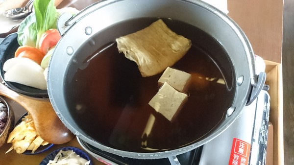 左創食不二:高雄~左創‧ 食不二~樹屋佈置堪稱一絕~舒適的用餐環境與濃濃文青氣息~優質的蔬食餐廳~ 左創食不二:高雄~左創‧ 食不二~樹屋佈置堪稱一絕~舒適的用餐環境與濃濃文青氣息~優質的蔬食餐廳~