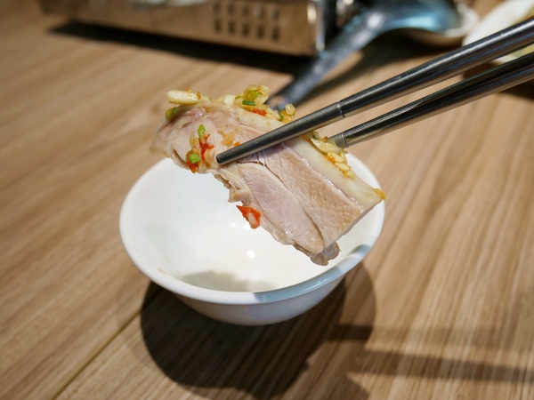 泰和樓:泰和樓-傳承3代的好味道 吃的不只是記憶更是正統東北味 店內更提供升降椅給行動不便者使用 超加分