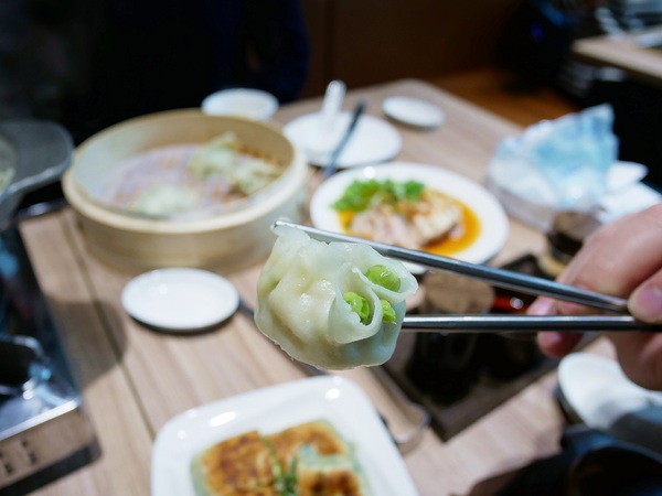 泰和樓:泰和樓-傳承3代的好味道 吃的不只是記憶更是正統東北味 店內更提供升降椅給行動不便者使用 超加分